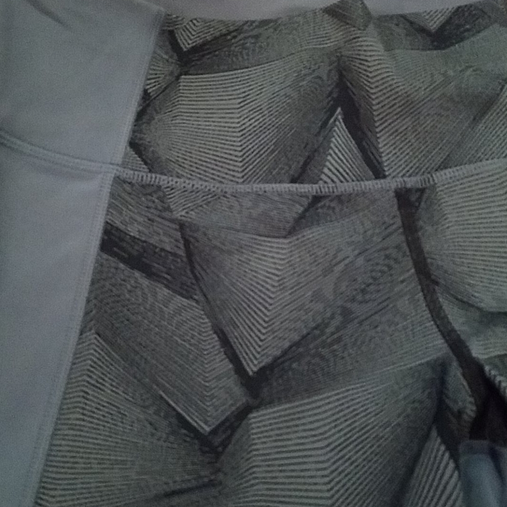 NWT Under Armour leggings - Picture 5 of 9